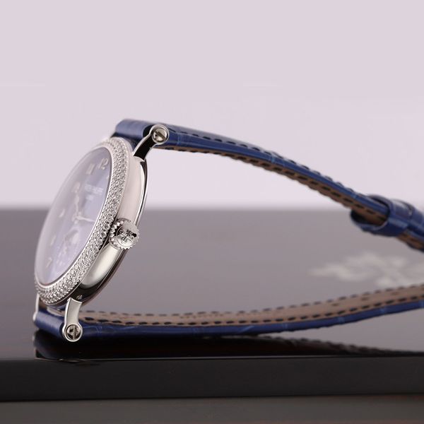 Patek Philippe Complications 7121/200G-001